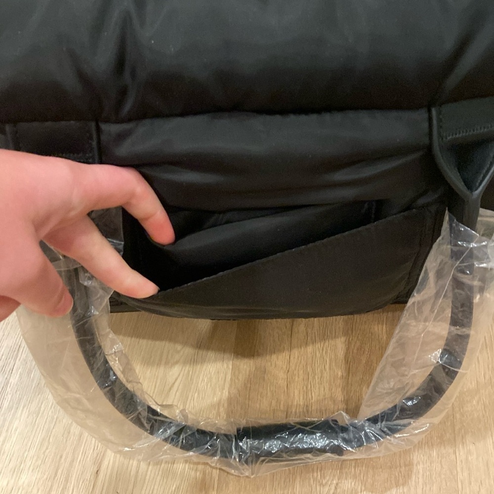 NWT - iPack Black Puffy Tote Bag - Picture 16 of 16
